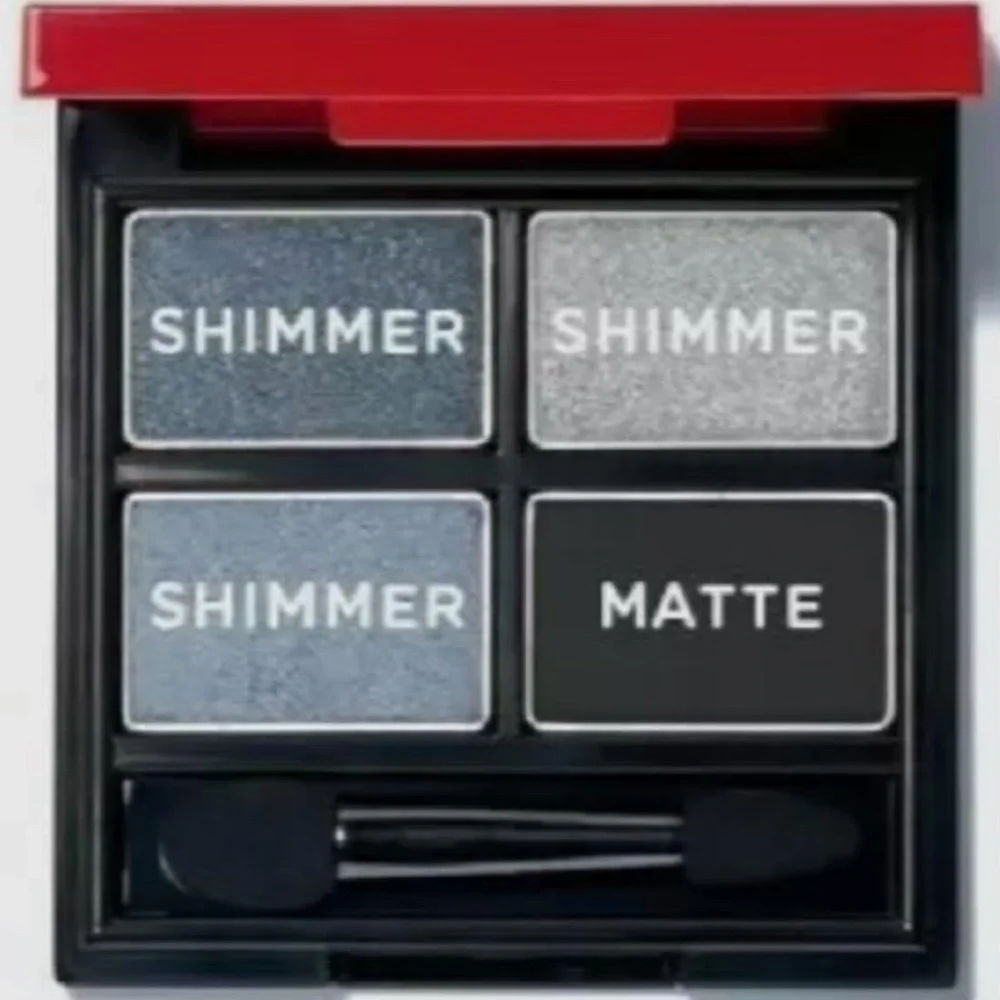AVON fmg GLIMMER Multi Eyeshadow Quad VIXEN 3 Shimmer and 1 Matte